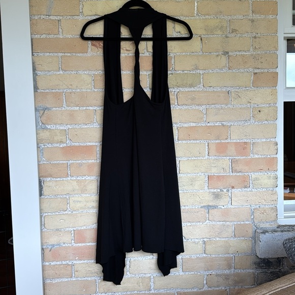 Designs by Naomi Elegant Black Sleeveless Drape Vest - Picture 3 of 5